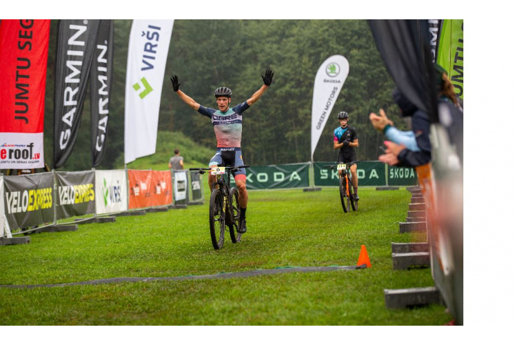 Carnikavā aizvadīts sportiskās cīņas ziņā spraigākais  LK posms MTB XCO