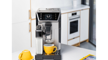 Kāpēc kafijas automāts ar piena putotāju ir obligāts latte cienītājiem