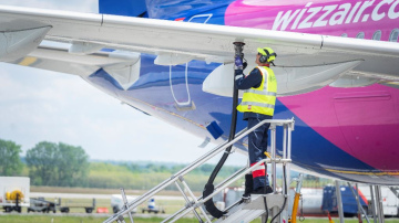 „WIZZ AIR” PAUŽ GANDARĪJUMU PAR EIROPAS SAVIENĪBAS TIESĪBU AKTU PAR ILGTSPĒJĪGO AVIĀCIJAS DEGVIELU (SAF) IZMANTOŠANU
