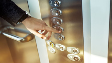 Mēness aptieka: noguruma dēļ liftu visbiežāk izmanto 18-29 gadus jauni cilvēki