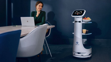 Mājdzīvnieks robots un viesmīlis robots – satiec “RIGA COMM 2023”!