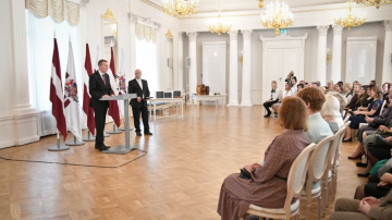 Valsts prezidenta Edgara Rinkēviča uzruna Ata Kronvalda balvas un ceļojošo balvu “Lielā pūce” un “Mazā pūce” pasniegšana