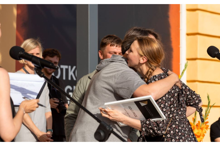 Paziņo konkursa “Martinsona balva” uzvarētājus; zelta godalgas saņem mākslinieces Sanita Ābelīte un Milena Piršteliene