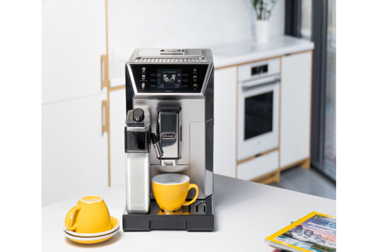 Kāpēc kafijas automāts ar piena putotāju ir obligāts latte cienītājiem