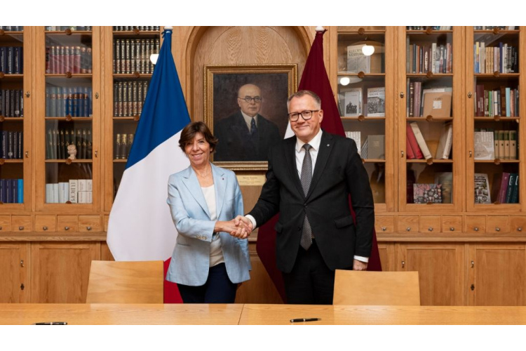 Latvija un Francija paraksta stratēģiskās partnerības rīcības plānu