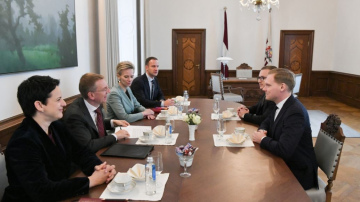 Valsts prezidents ar Finanšu izlūkošanas dienesta vadību pārrunā Latvijas finanšu sistēmas drošību