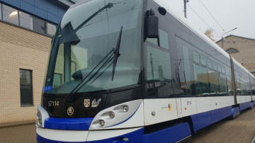 No 30. oktobra 7. tramvajs kursēs maršrutā “Ausekļa iela – Krasta masīvs”; no pieturvietas “Krasta masīvs”