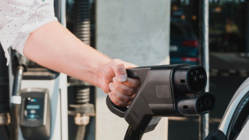 Vai baterijas jaudai ir nozīme? Skaidro elektroauto un uzlādes eksperti