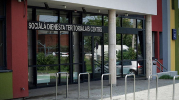 Rīgas Sociālajā dienestā turpinās iesniegumu pieņemšana izglītības pabalstam