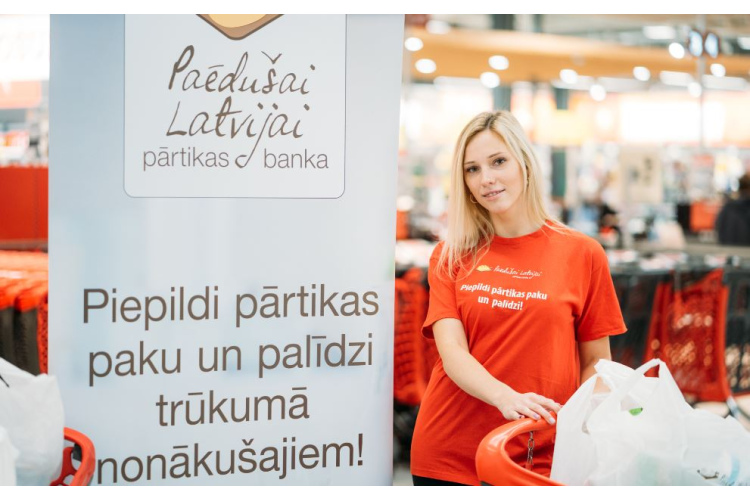14. oktobrī 57 Rimi veikalos visā Latvijā norisināsies Pārtikas bankas Paēdušai Latvijai pārtikas paku komplektēšanas
