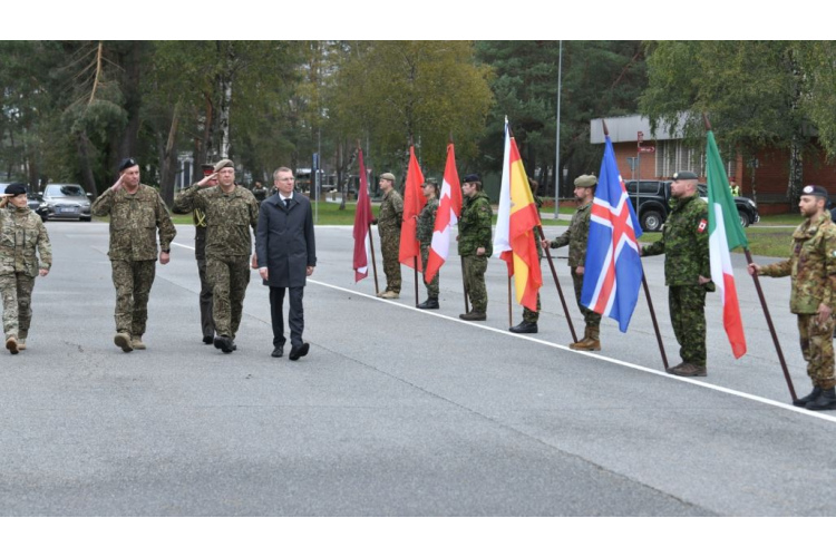 Valsts prezidents pateicas Nacionālo bruņoto spēku un NATO paplašinātās klātbūtnes Latvijā kaujas grupas
