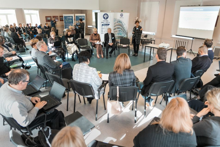 IZM un LU Cēsīs turpina reģionālo diskusiju ciklu par pedagogu izglītību