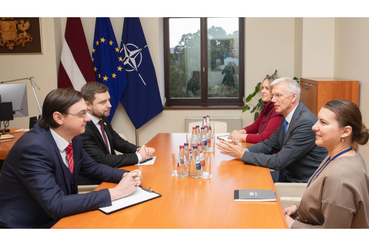 Ārlietu ministrs apliecina Latvijas stingru atbalstu Ukrainai