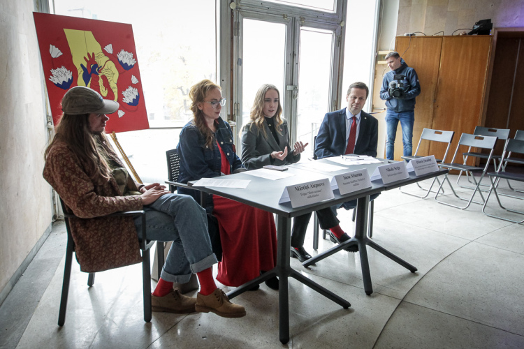 Vairāk nekā puse nāvju saistīta ar sirds un asinsvadu slimībām. Ar mākslas performanci aicina domāt par sirds veselību
