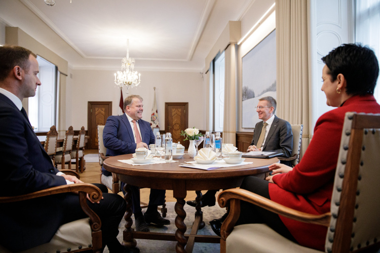 Valsts prezidents ar Latvijas Pašvaldību savienības priekšsēdi pārrunā darbu pie valsts un pašvaldības budžeta