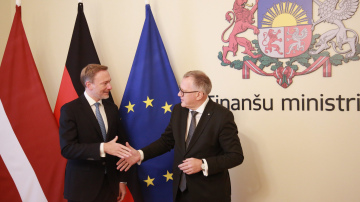 Latvijas un Vācijas finanšu ministri Rīgā pārrunā finanšu nozares aktualitātes
