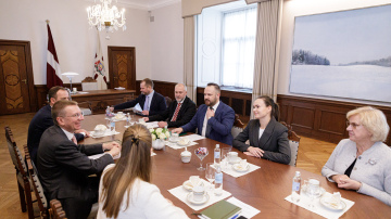Valsts prezidents tiekas ar Latvijas vadošo lauksaimnieku organizāciju pārstāvjiem