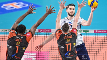 Krastiņš, Petrovs un Dardzāns pieveic Eiropas labāko komandu, Levinska spēlēs NCAA “play-off” turnīrā