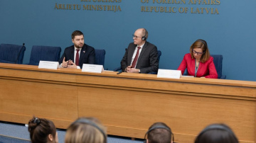 Ārlietu ministrijas seminārā par Ukrainas rekonstrukciju uzņēmēji tiek aicināti aktīvi dibināt kontaktus Ukrainā