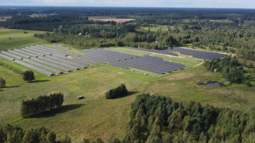 Sunly no Swedbank piesaista 22 miljonus eiro 52 MW saules parku portfeļa būvniecībai Latvijā 