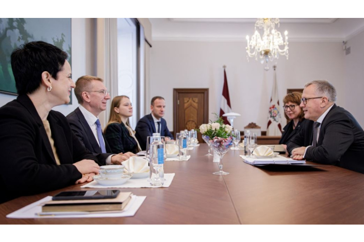 Valsts prezidents ar finanšu ministru pārrunā valsts budžeta prioritātes 2024. gadam