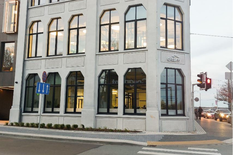 ALTUM Centra reģiona birojs klientus turpmāk apkalpos jaunās telpās – “Zeiss” birojā