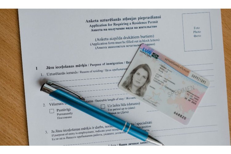 Krievijas Federācijas pilsoņiem vēl līdz 30. novembrim iespējams iesniegt dokumentus uzturēšanās atļaujas pieprasīšanai