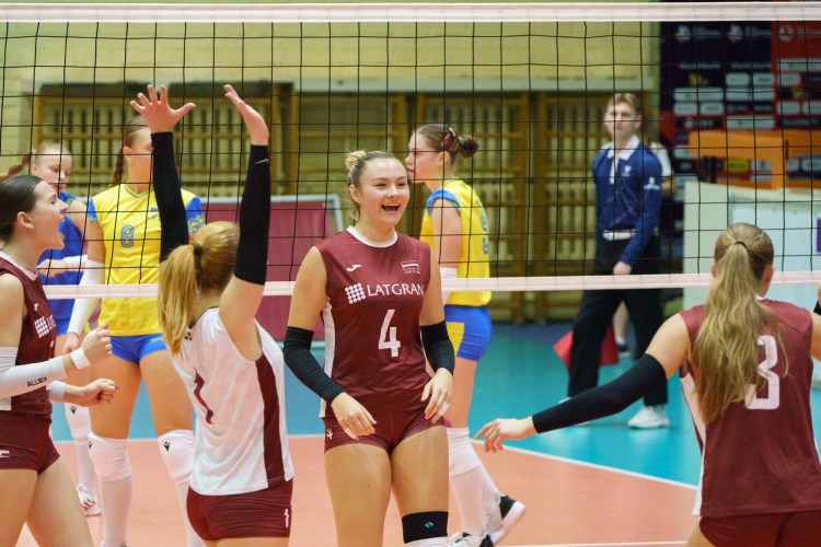 Latvijas volejbolistes Eiropas U-18 čempionāta kvalifikācijas turnīrā piekāpjas Ukrainai