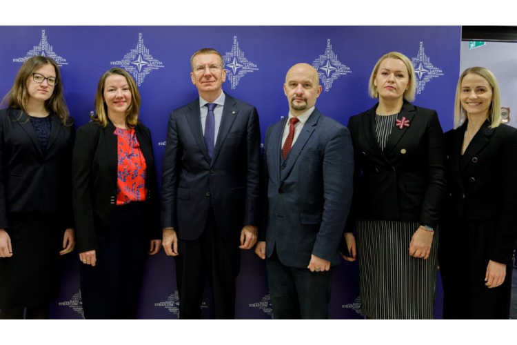 Valsts prezidents apmeklē NATO Stratēģiskās komunikācijas izcilības centru