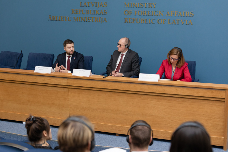 Ārlietu ministrijas seminārā par Ukrainas rekonstrukciju uzņēmēji tiek aicināti aktīvi dibināt kontaktus Ukrainā