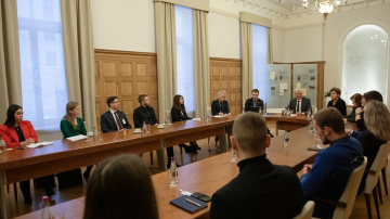 Ārlietu ministrs ar jauniešiem uzsāk ārpolitisko diskusiju ciklu