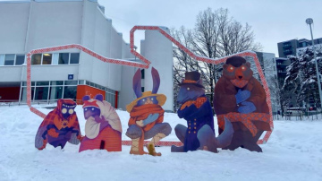 Kultūras centra “Imanta” pieguļošajā teritorijā skatāma vides instalācijas “Vecīša cimdiņš”
