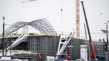 Rīgas panorāmu papildina pirmā Rīgas Centrālās stacijas jumta arka