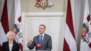 FOTO/VIDEO: Valsts prezidenta Edgara Rinkēviča tikšanās ar Saeimas priekšsēdētāju Daigu Mieriņu