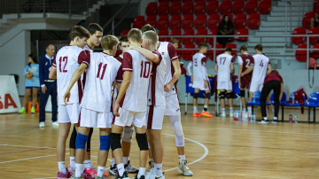 Latvijas volejbolisti Eiropas U-18 volejbola čempionāta kvalifikācijas turnīrā Gruzijā zaudē favorītei Polijai