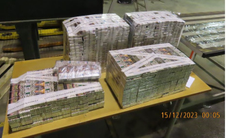 VID muitas amatpersonas transportlīdzeklī atklāj ar tālvadības pulti atveramas slēptuves...