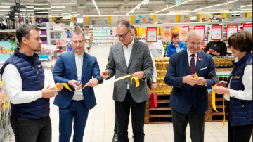 Ieguldot teju 1 miljonu eiro,  Jelgavā atklāts pirmais “MEGO supermārkets”