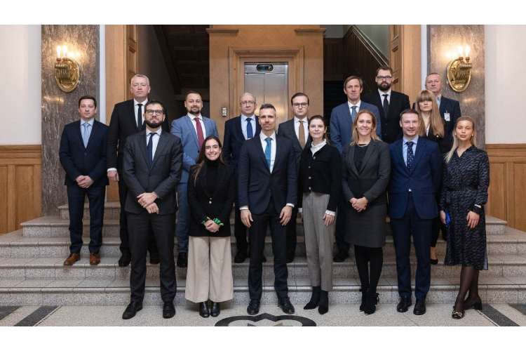 Latvijas kompetentās iestādes sankciju uzraudzības jautājumos tiekas ar Eiropas Komisijas delegāciju
