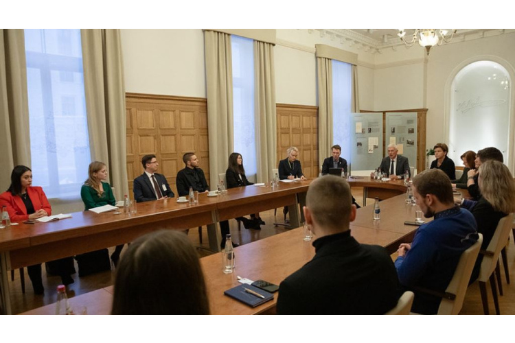 Ārlietu ministrs ar jauniešiem uzsāk ārpolitisko diskusiju ciklu
