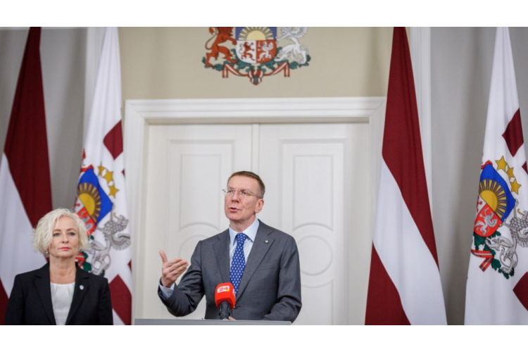 FOTO/VIDEO: Valsts prezidenta Edgara Rinkēviča tikšanās ar Saeimas priekšsēdētāju Daigu Mieriņu