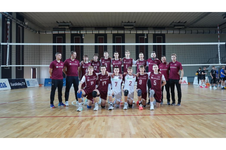 Latvijas volejbolisti Eiropas U-18 volejbola čempionāta kvalifikācijas turnīru Gruzijā uzsāk ar zaudējumu Igaunijai