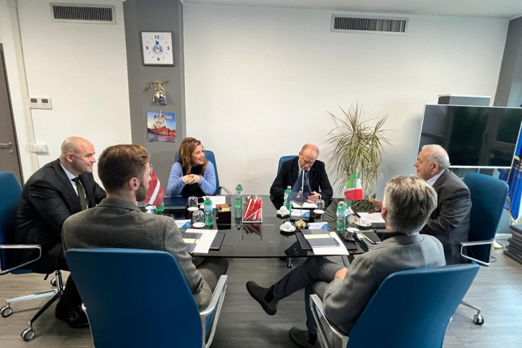 Latvijas un Itālijas volejbola federācijas paraksta sadarbības līgumu