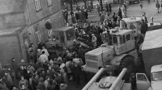 Liepājas okupācijas muzejā skatāma 1991. gada barikādēm veltīta izstāde