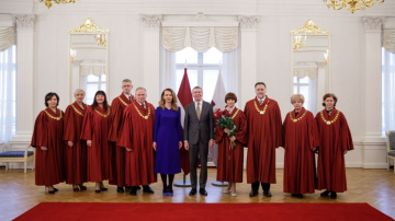 Valsts prezidentam tiesneša zvērestu dod Augstākās tiesas tiesnese Sanita Osipova