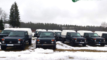 RĪGAS MEŽI Ukrainas aizstāvjiem nodos 12 vieglās automašīnas  “Lada 4x4 pickup”