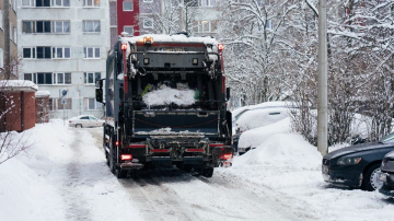 Intensīvas snigšanas laikā atkritumu izvešana var būt apgrūtināta; neizvešanas gadījumā tiks ieplānots papildu reiss