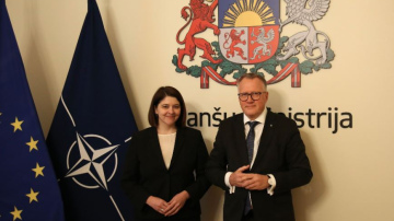 Latvijas un Lietuvas finanšu ministri pārrunā instrumentus Ukrainas atbalstam