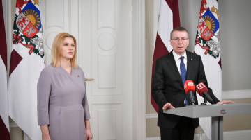 FOTO/VIDEO: Valsts prezidenta Edgara Rinkēviča un Ministru prezidentes Evikas Siliņas tikšanās un preses konference