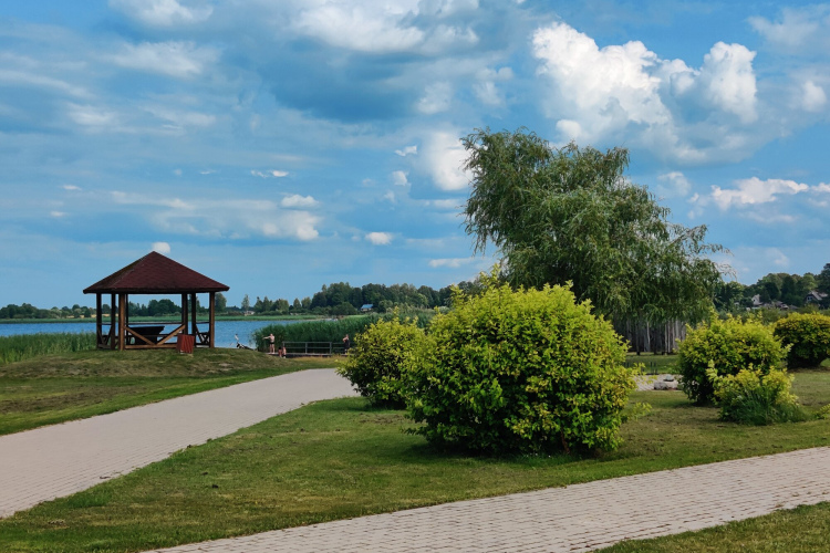 Šūpoles strēlnieku piemiņai, kuģis – rotaļu laukums un atpūtas parks jauniešiem