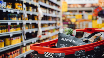 Iegādājoties produktus ar Mans Rimi karti, pērn Latvijā pircēji ietaupījuši gandrīz 220 miljonus eiro